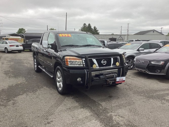 Used 2012 Nissan Titan SL w/ SL Technology Pkg image 2