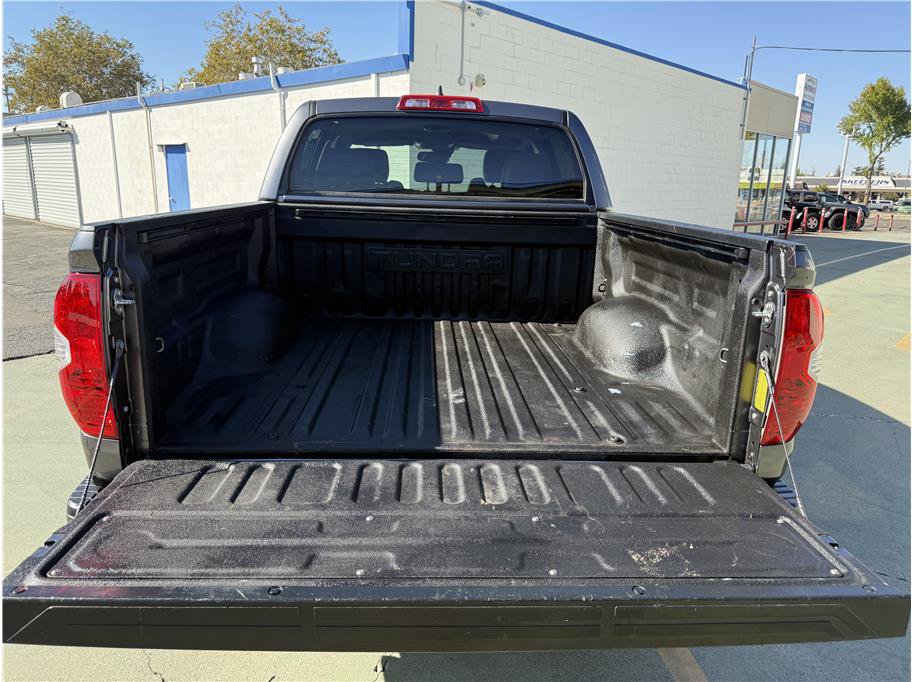 Used 2021 Toyota Tundra Limited w/ Limited Premium Package AWD/4WD image 20
