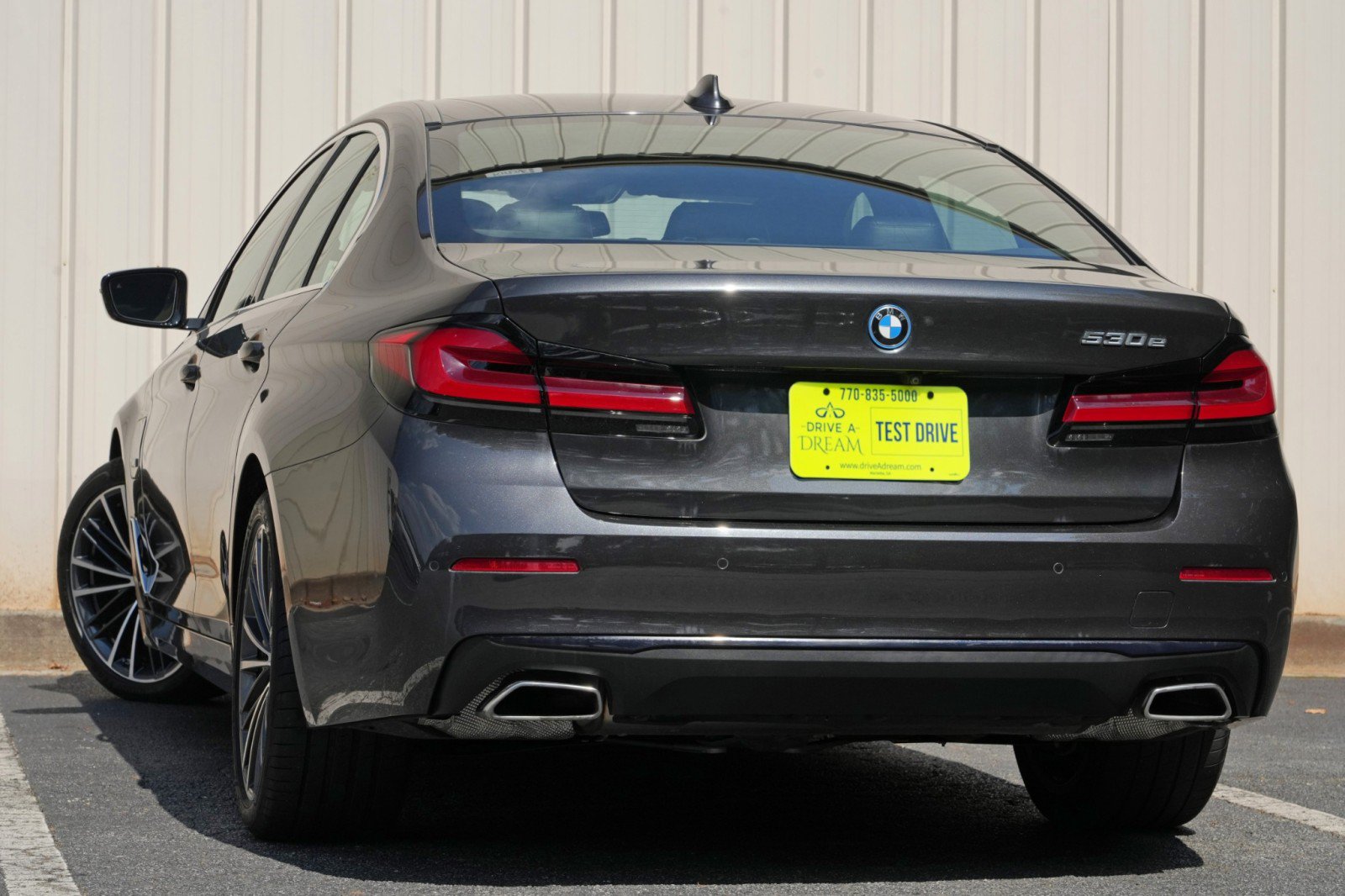 Used 2022 BMW 530e w/ Premium Package RWD image 6