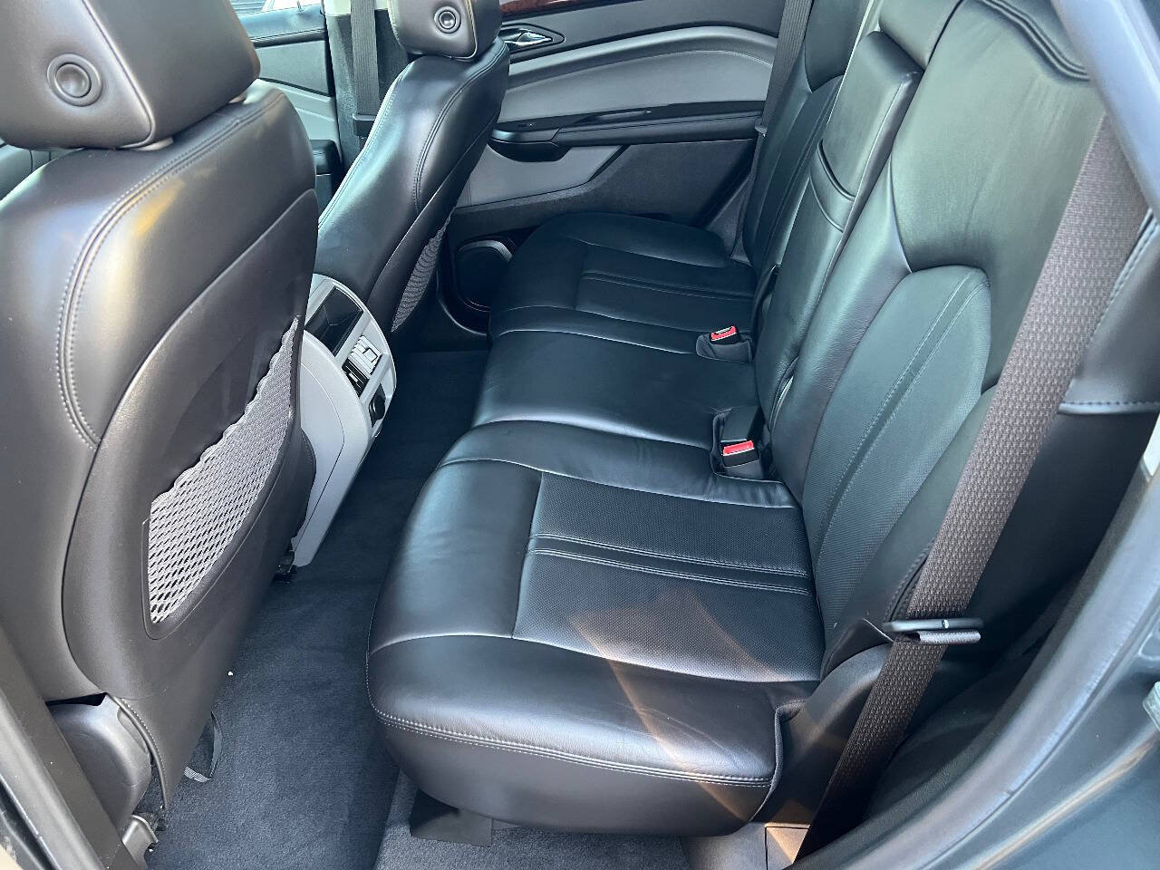 Used 2011 Cadillac SRX Luxury FWD image 23