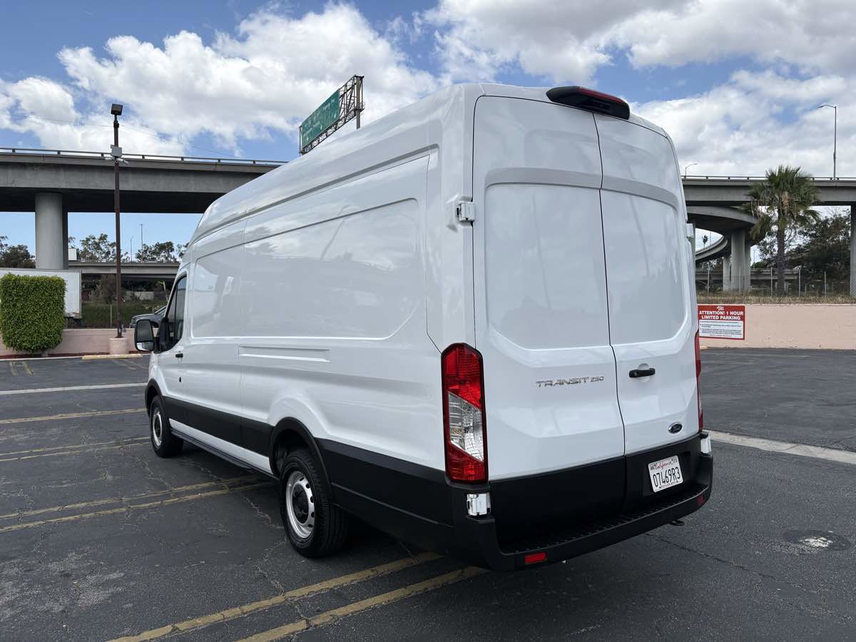 Used 2023 Ford Transit 250 148 High Roof Extended w/ Load Area Protection Package RWD image 9