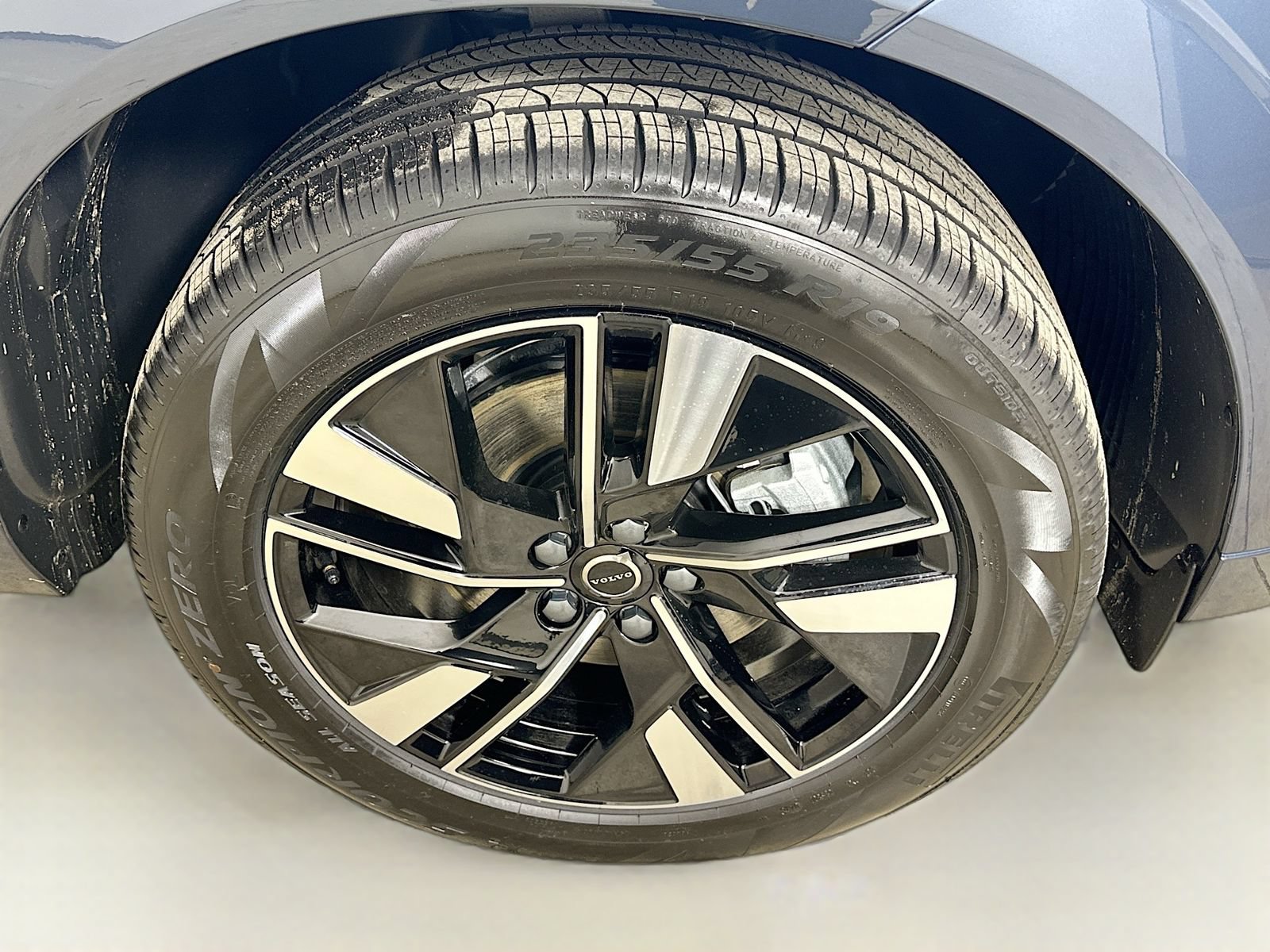 New 2026 Volvo XC60 B5 Plus w/ Protection Package Premier AWD/4WD image 10