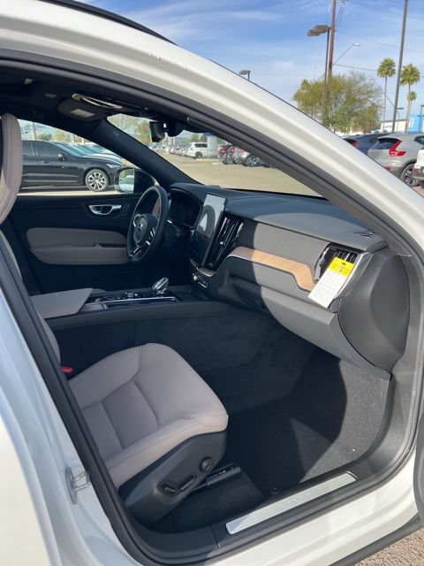 New 2026 Volvo XC60 B5 Plus w/ Climate Package PRO AWD/4WD image 31