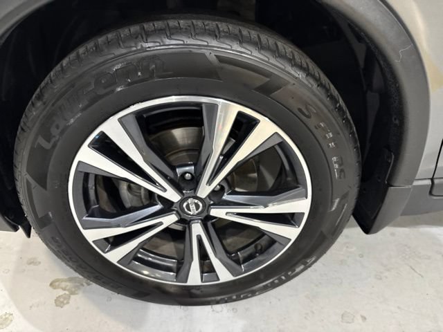 Used 2017 Nissan Rogue SL FWD image 38