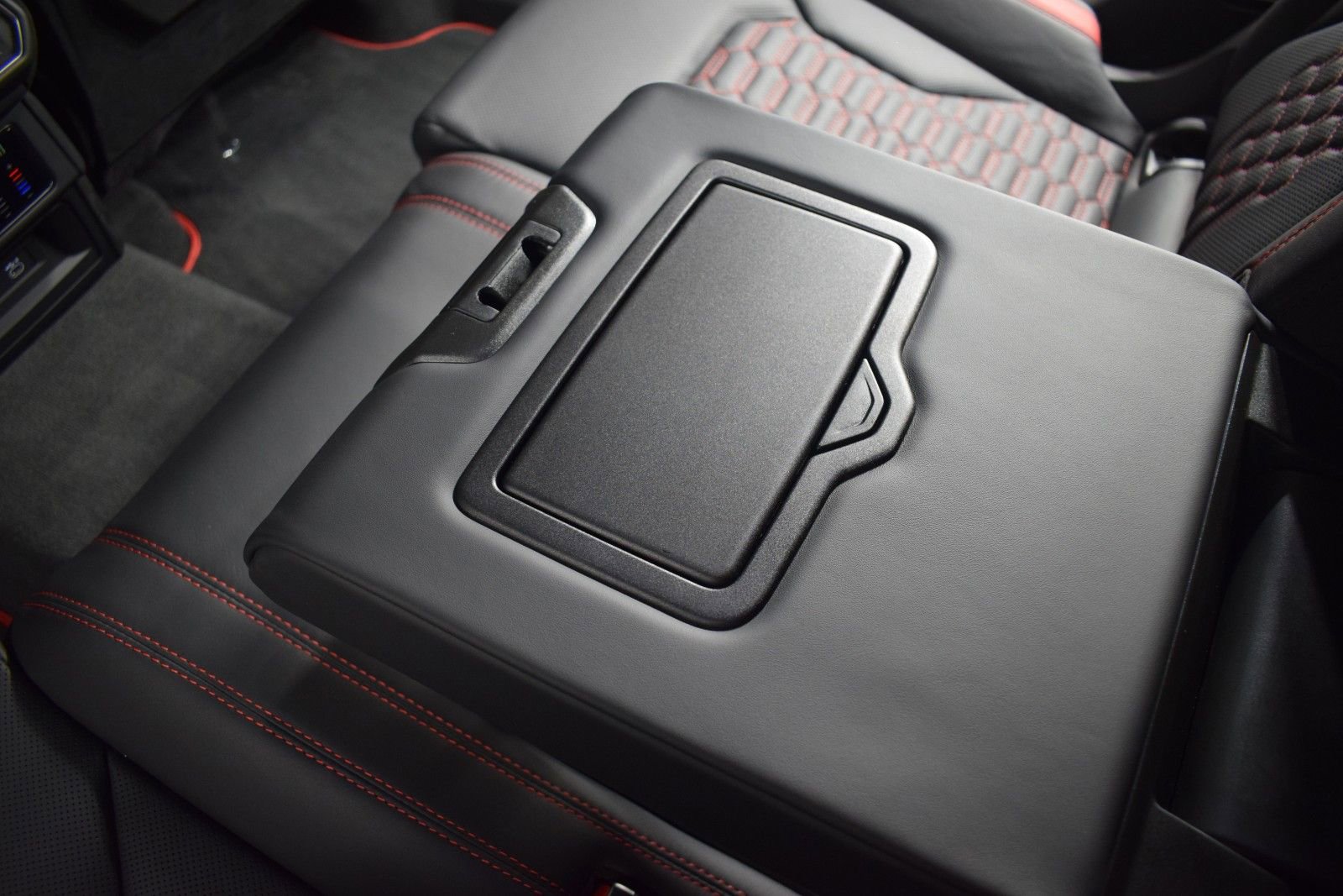 Used 2024 Lamborghini Urus Performante AWD/4WD image 21