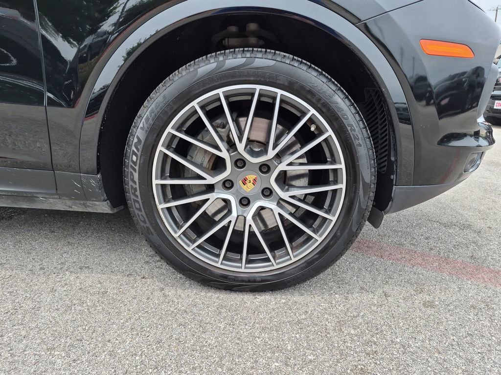 Used 2019 Porsche Cayenne S AWD/4WD image 14