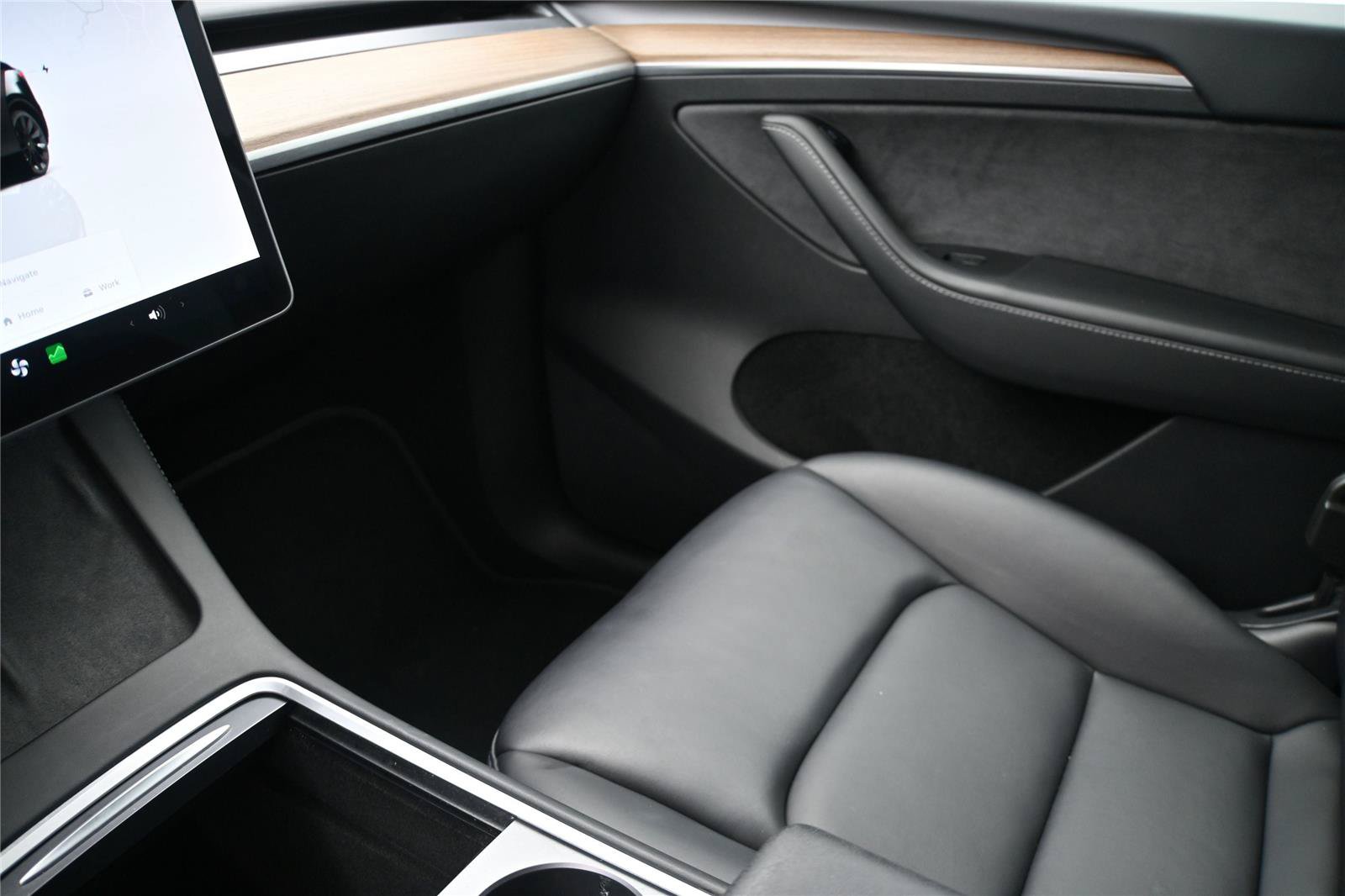 Used 2024 Tesla Model Y 2WD image 5