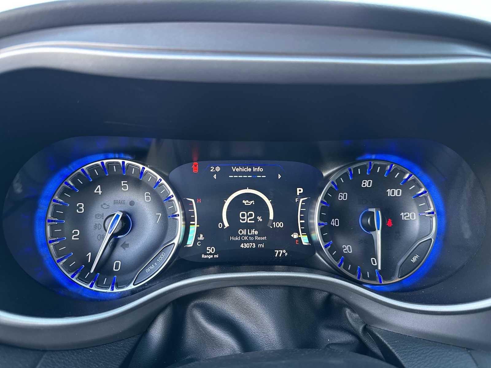 Used 2025 Chrysler Pacifica Select FWD image 31