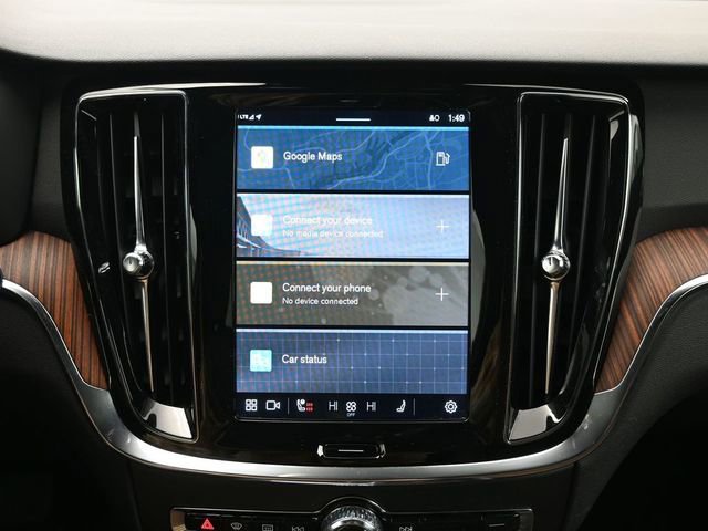 Used 2025 Volvo V60 B5 Cross Country Plus image 13