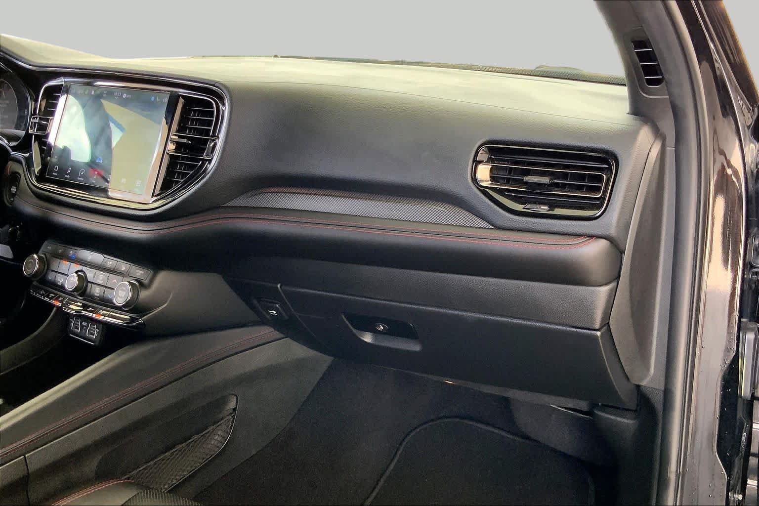 Used 2024 Dodge Durango GT AWD/4WD image 19