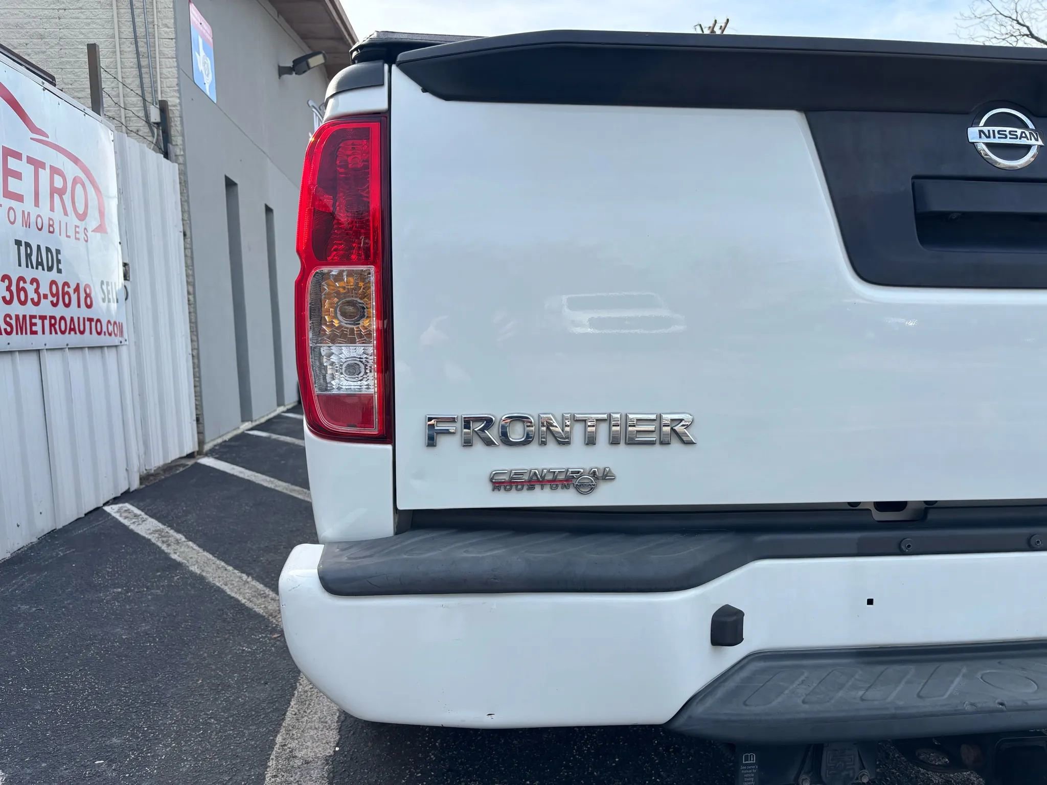 Used 2019 Nissan Frontier Desert Runner image 13