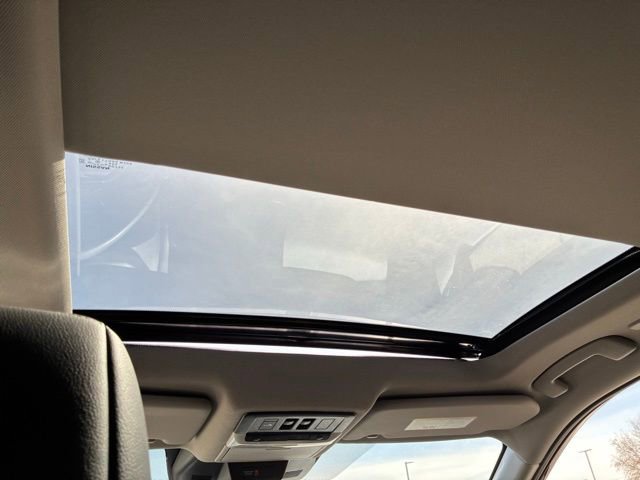 Certified 2025 Nissan Rogue SL w/ Tech Package AWD/4WD image 17