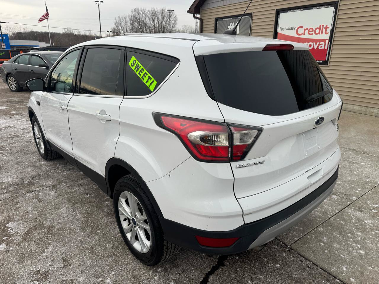 Used 2017 Ford Escape SE w/ SE Cold Weather Package AWD/4WD image 7