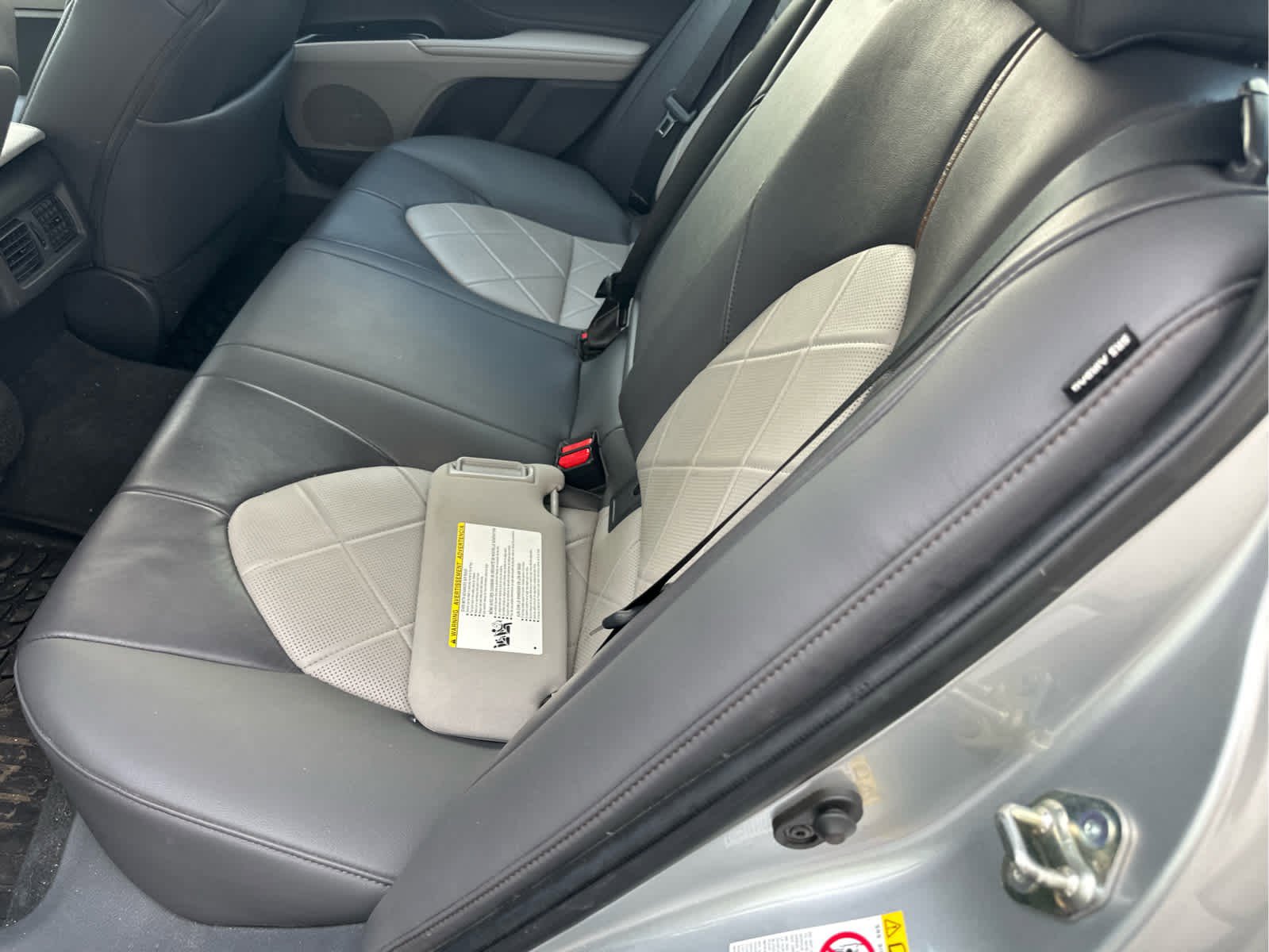 Used 2018 Toyota Camry XLE FWD image 6