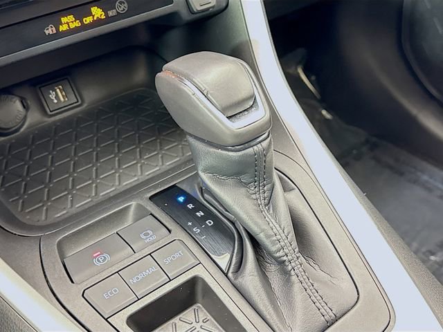 Used 2023 Toyota RAV4 XLE Premium image 17