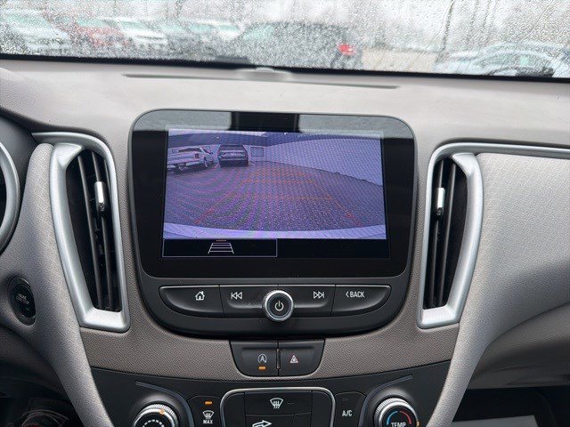 Used 2022 Chevrolet Malibu LS FWD image 31