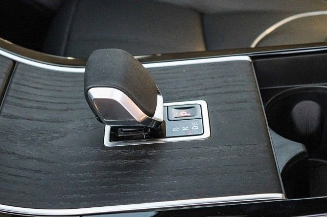 New 2026 Land Rover Range Rover Velar Dynamic SE image 20
