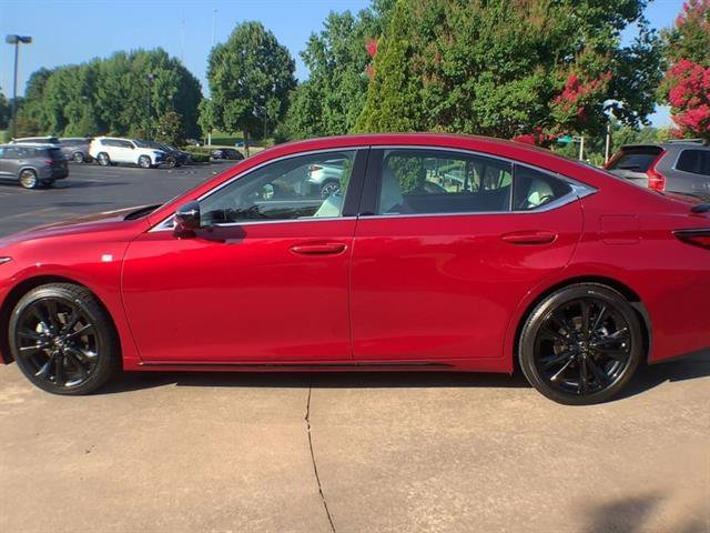 Used 2025 Lexus ES 350 F Sport image 9
