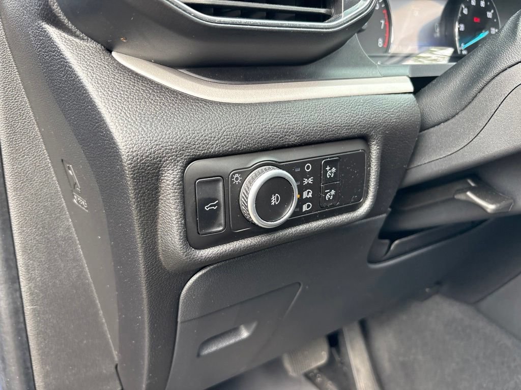 Used 2023 Ford Explorer XLT w/ Equipment Group 202A AWD/4WD image 19