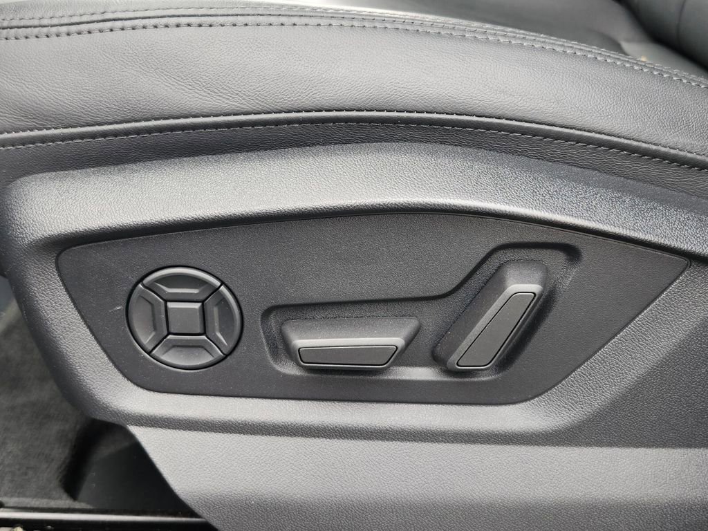 Used 2023 Audi Q7 2.0T Premium w/ Convenience Package image 12