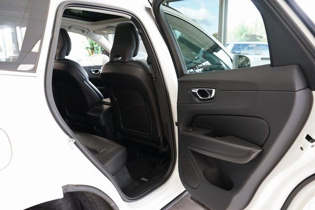 Used 2023 Volvo XC60 B5 Core image 52