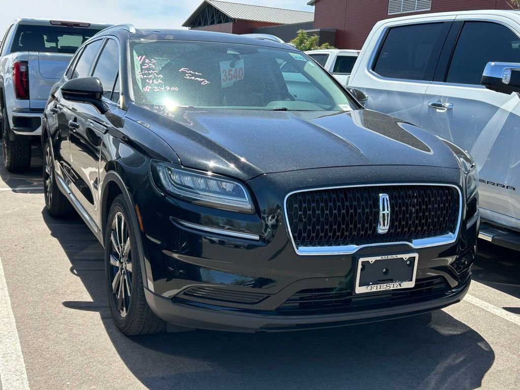 Used 2023 Lincoln Nautilus Reserve w/ Monochromatic Package AWD/4WD image 2