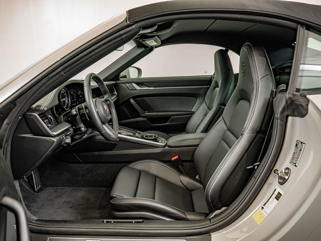 Used 2024 Porsche 911 Carrera S RWD image 5