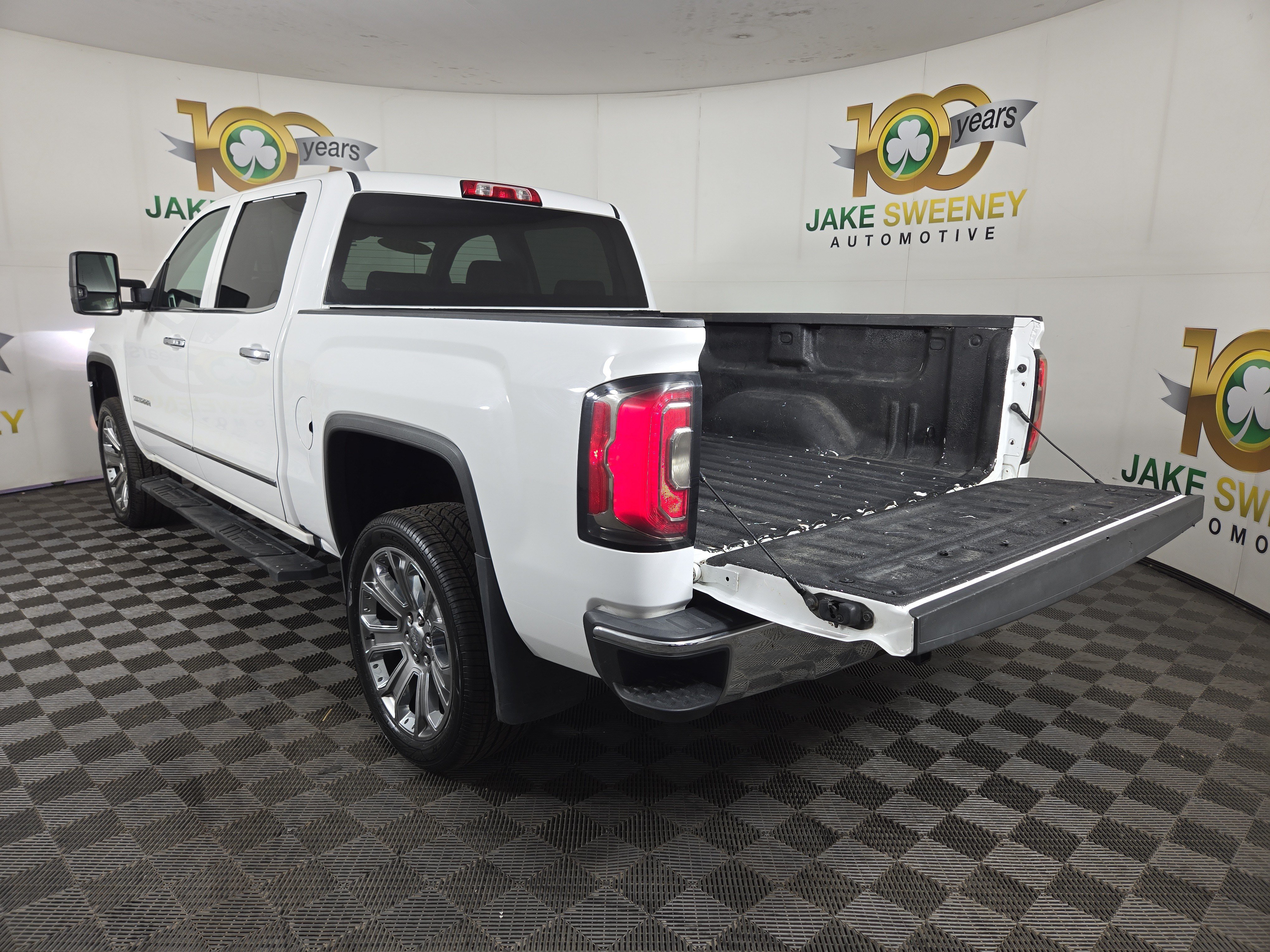 Used 2017 GMC Sierra 1500 SLT w/ Suspension Package, Off-Road AWD/4WD image 32