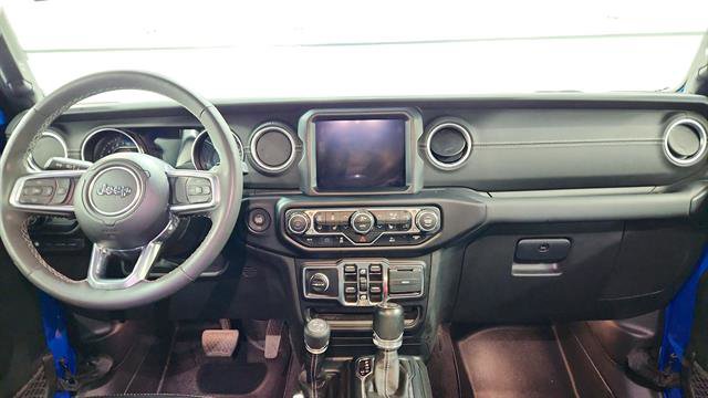 Used 2023 Jeep Wrangler Unlimited Sahara w/ Cold Weather Group image 28