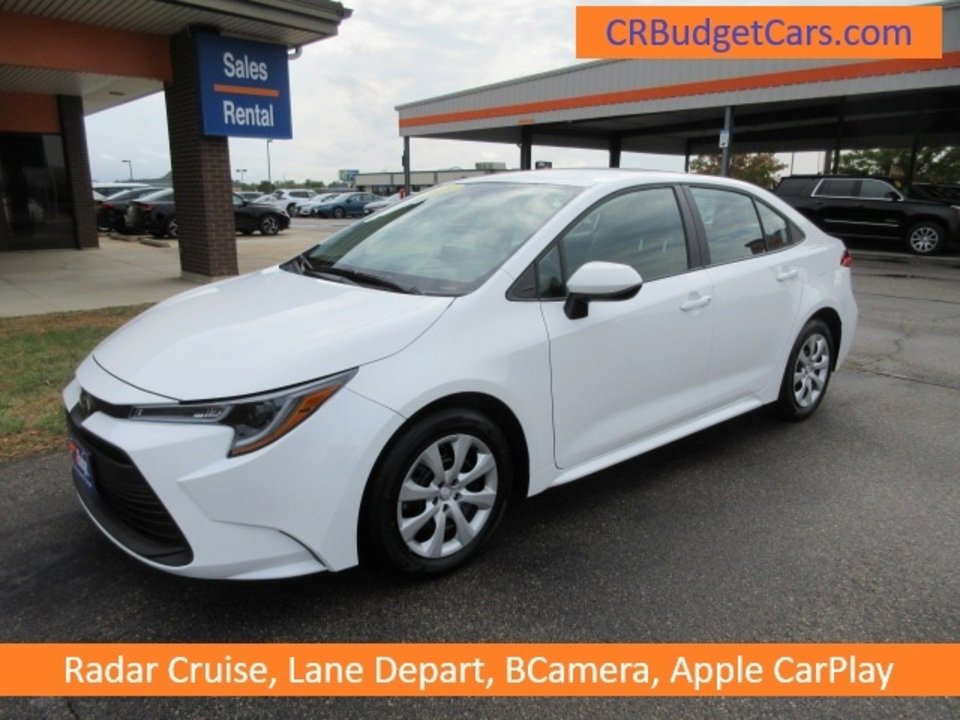 Used 2025 Toyota Corolla LE image 1