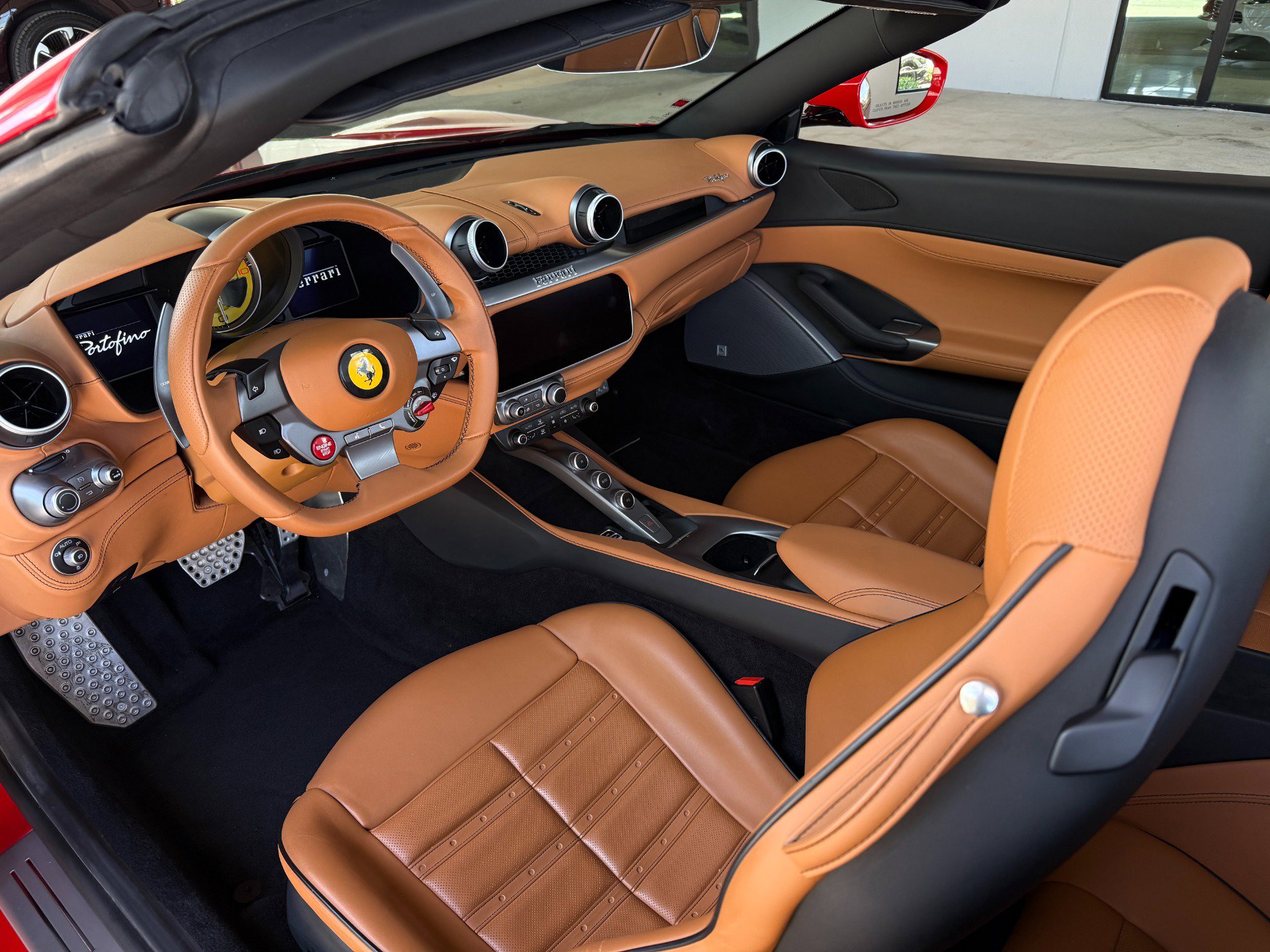 Used 2019 Ferrari Portofino RWD image 26
