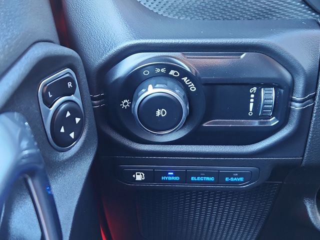 Used 2025 Jeep Wrangler Unlimited Rubicon 4xe image 34