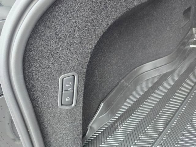 Used 2023 Maserati Levante GT AWD/4WD image 28