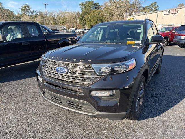 Used 2023 Ford Explorer XLT w/ Equipment Group 202A image 15