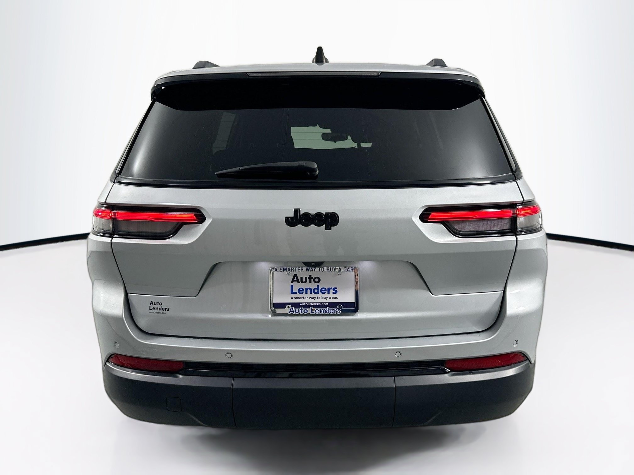 Used 2023 Jeep Grand Cherokee L Laredo RWD image 6