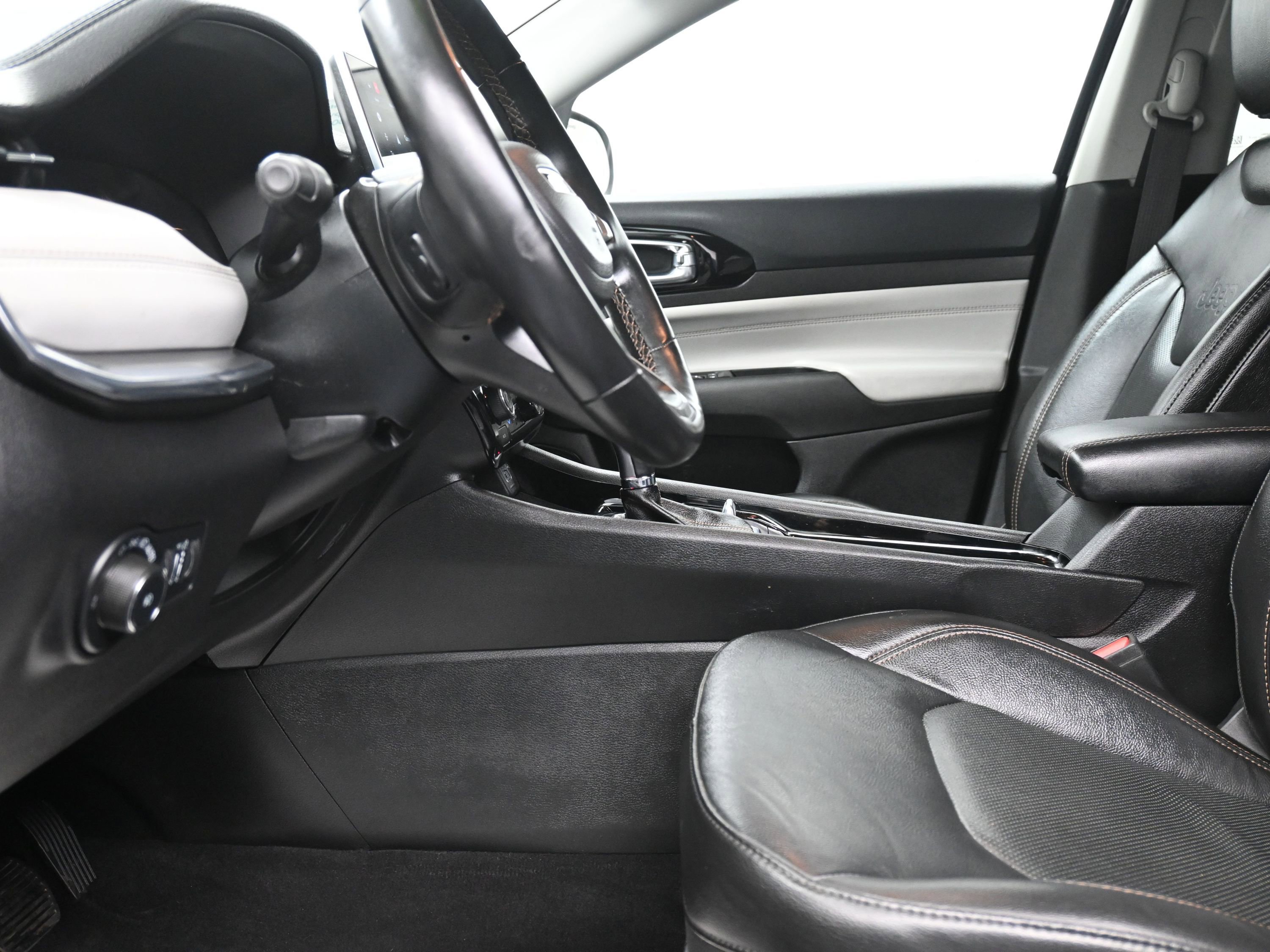 Used 2022 Jeep Compass Limited image 20