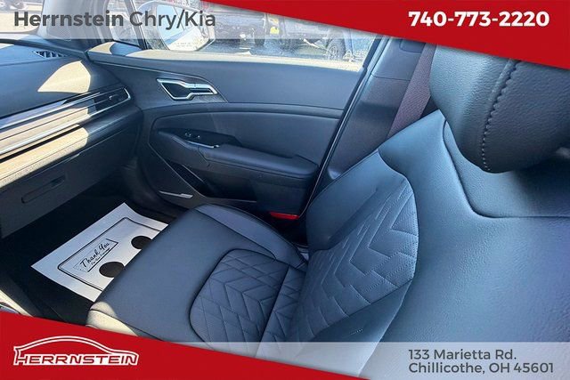 Used 2025 Kia Sportage X-Line w/ Premium Package image 11