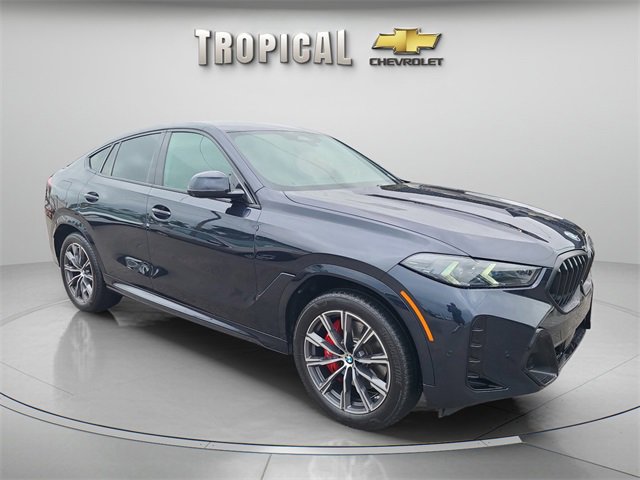 Used 2024 BMW X6 xDrive40i w/ Premium Package image 3