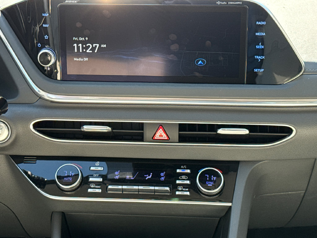 Used 2023 Hyundai Sonata Limited w/ Preferred Accessory Package FWD image 12