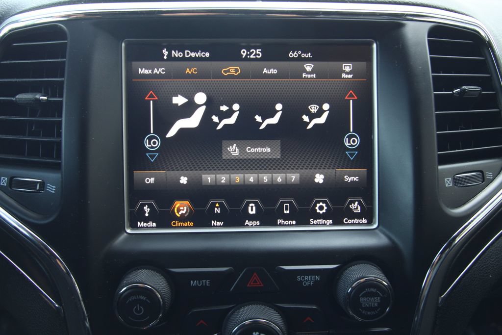 Used 2018 Jeep Grand Cherokee Limited AWD/4WD image 32