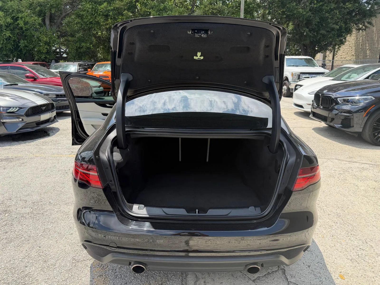 Used 2020 Jaguar XE S RWD image 20