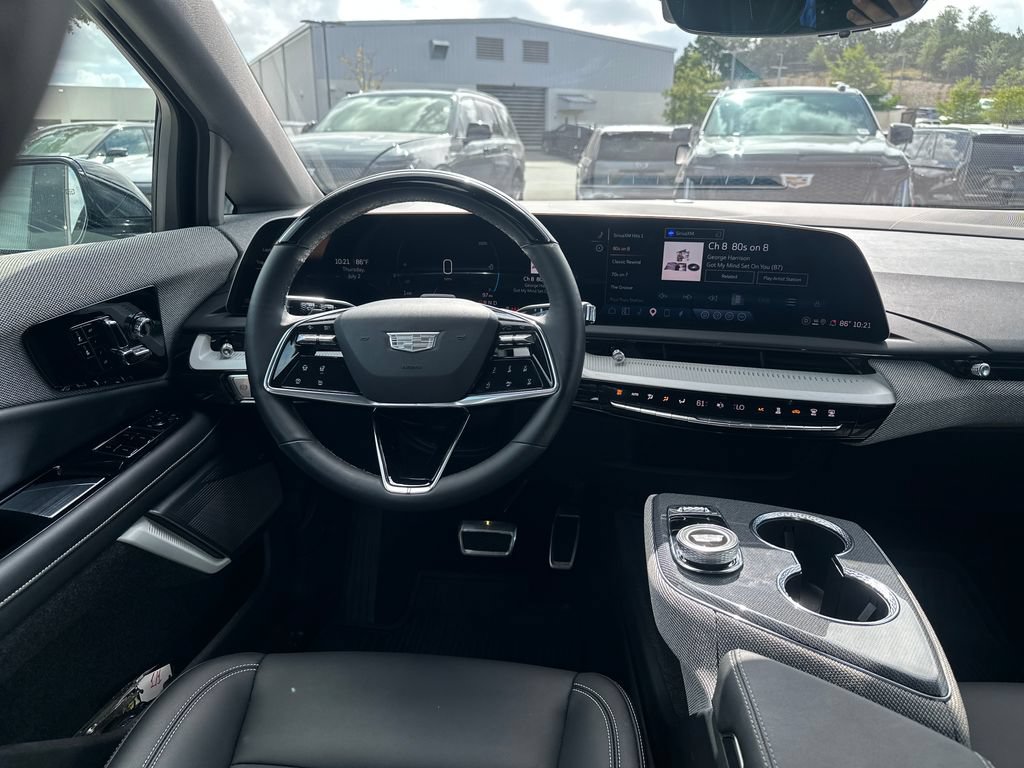 Used 2025 Cadillac Optiq Luxury 1 AWD/4WD image 31