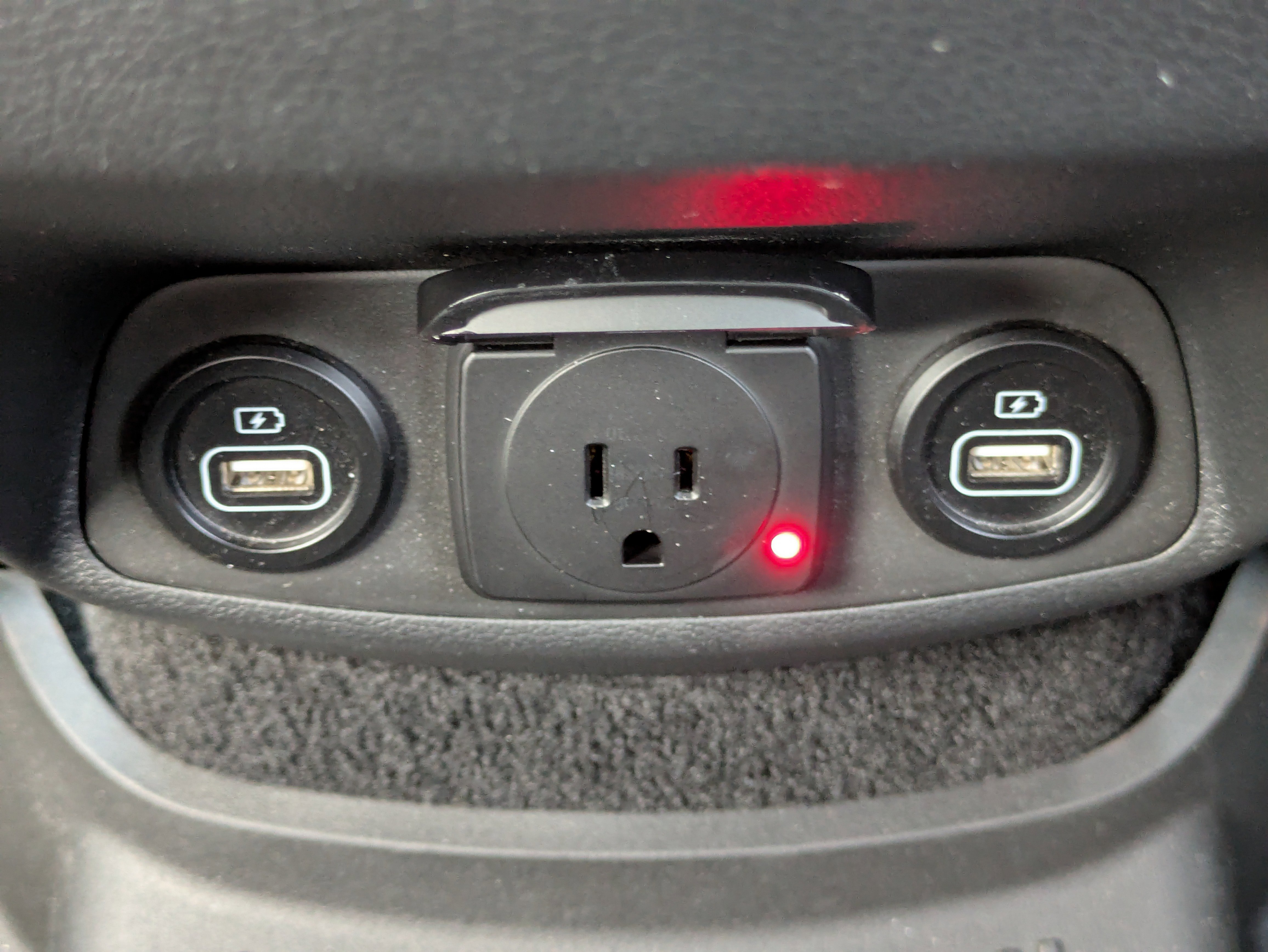 Used 2023 Hyundai Santa Fe Limited image 15