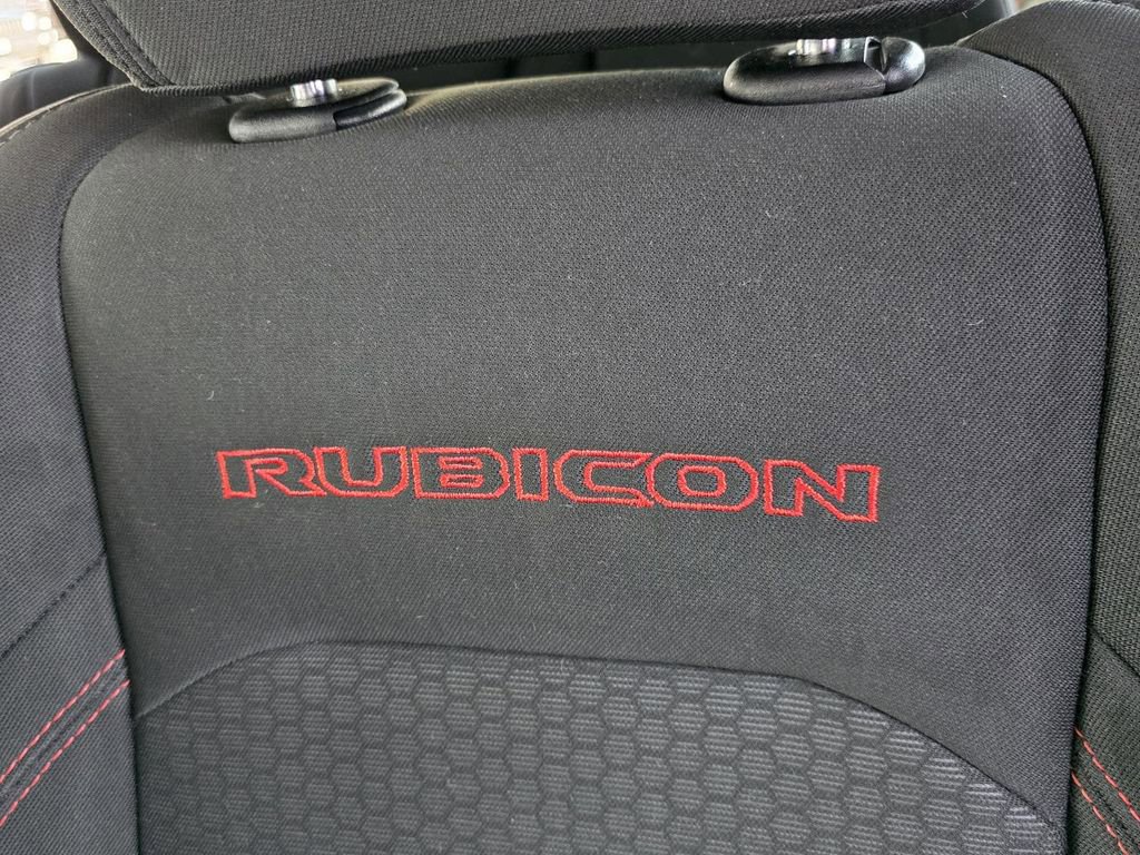 Used 2018 Jeep Wrangler Unlimited Rubicon AWD/4WD image 8