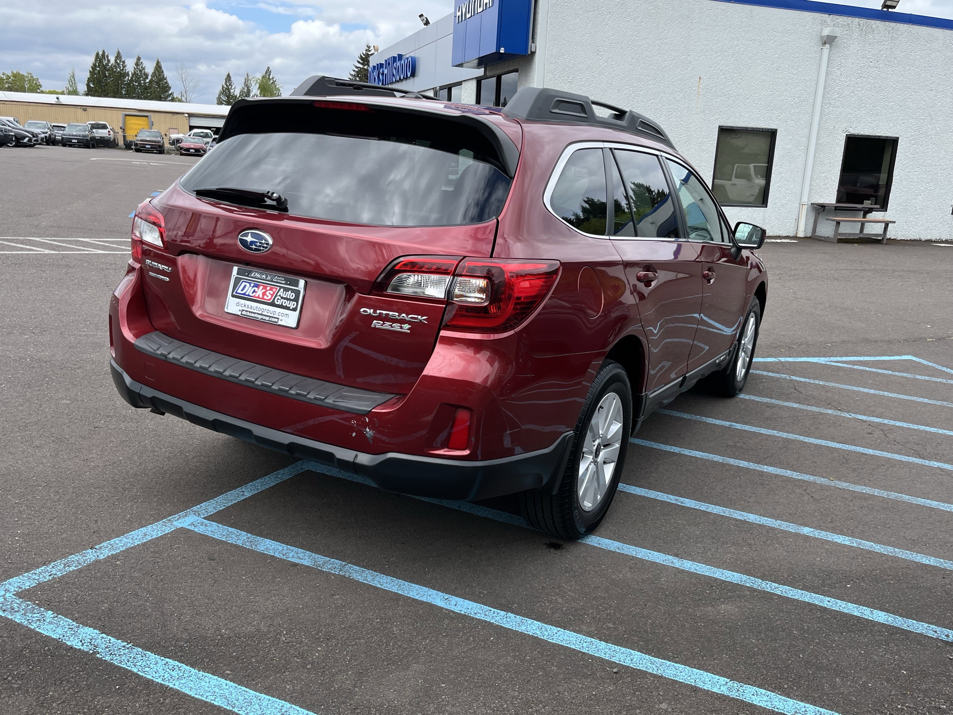 Used 2015 Subaru Outback 2.5i Premium AWD/4WD image 5