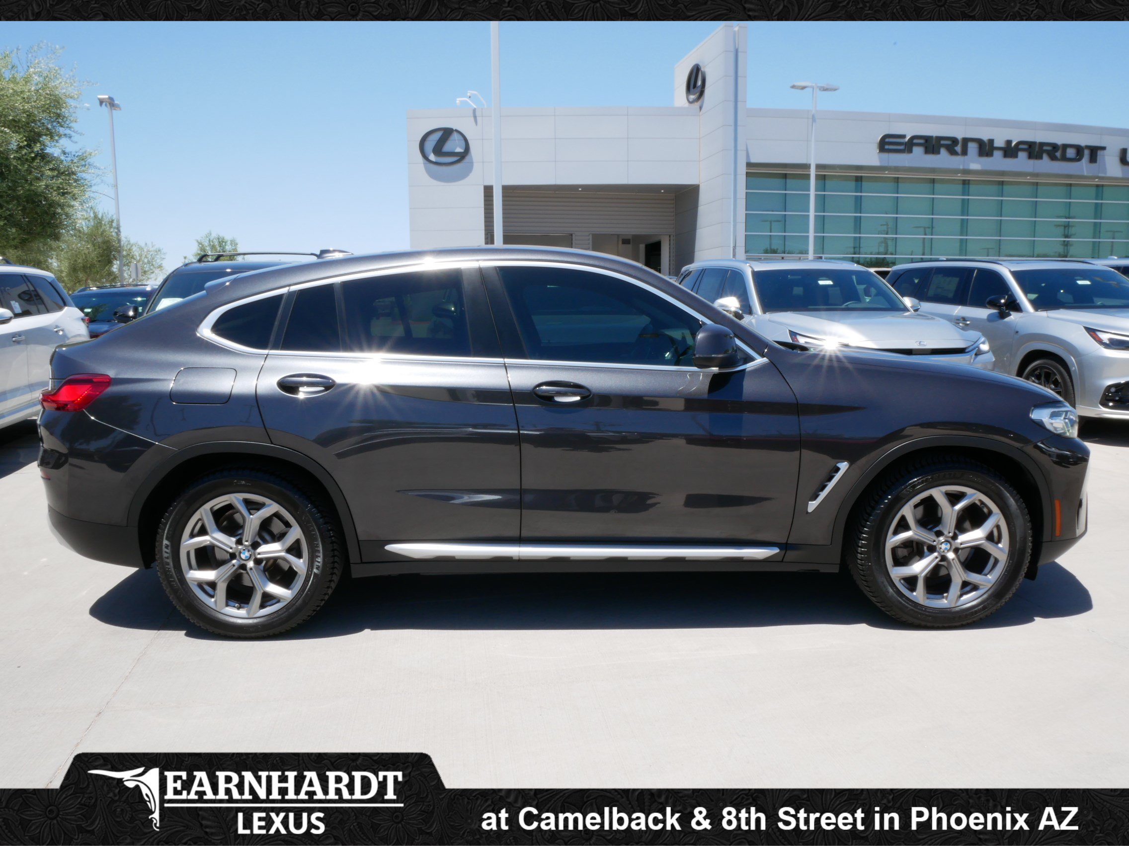 Used 2022 BMW X4 xDrive30i AWD/4WD image 11