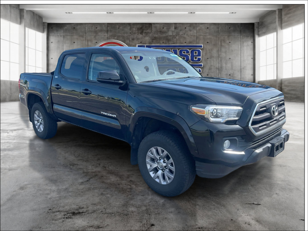Used 2017 Toyota Tacoma SR5 w/ Tow Package AWD/4WD image 3