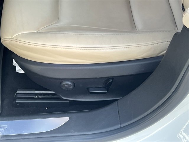 Used 2015 Tesla Model S 85 image 10