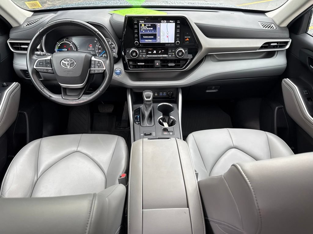 Used 2022 Toyota Highlander XLE AWD/4WD image 18