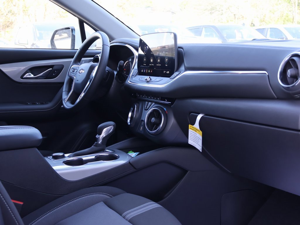 New 2025 Chevrolet Blazer LT image 37